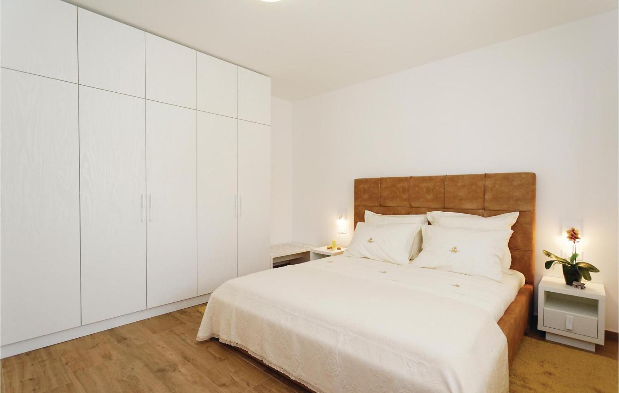 Lovely Home In Sibenik With Wifi Extérieur photo