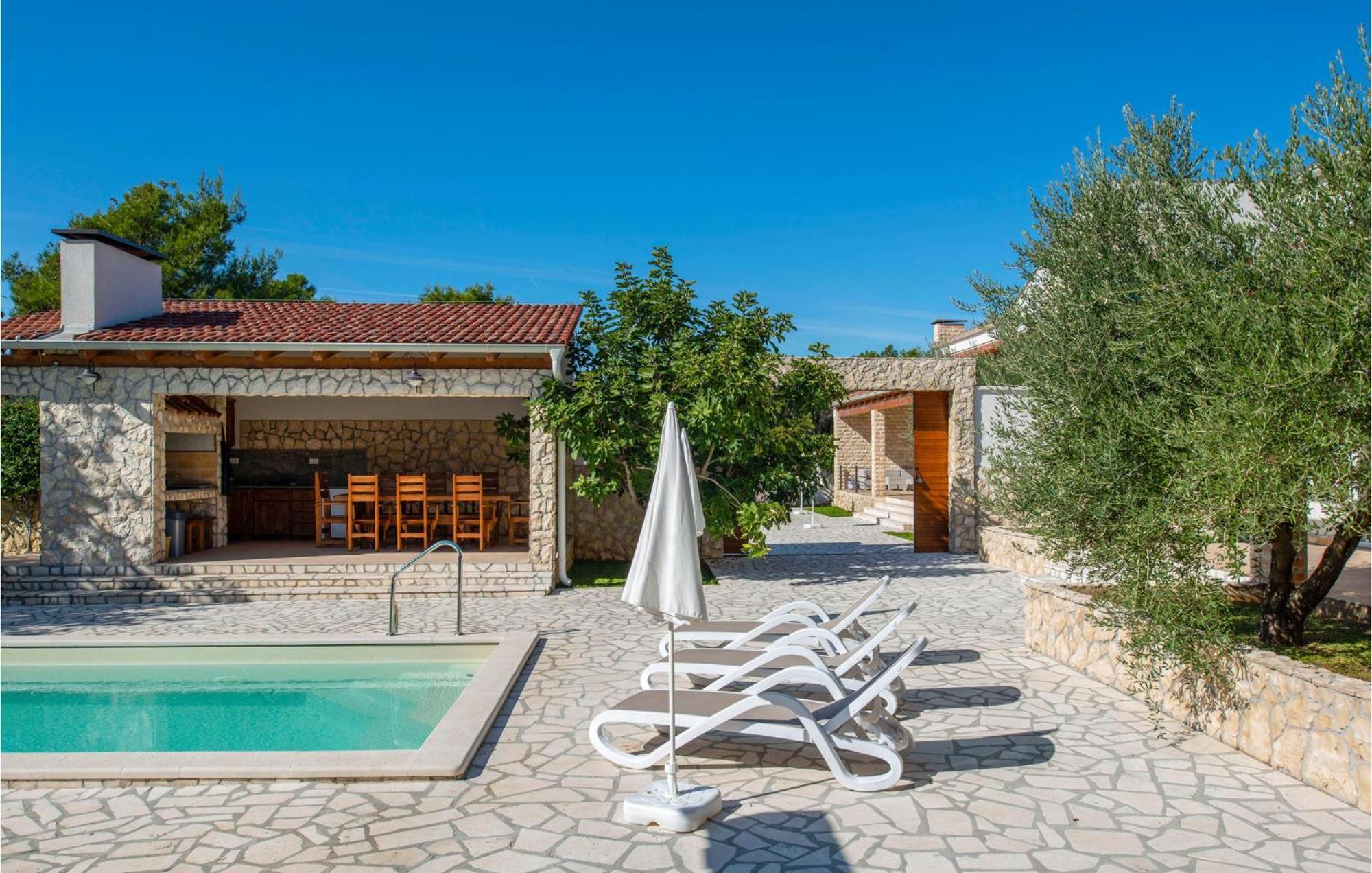 Lovely Home In Sibenik With Wifi Extérieur photo