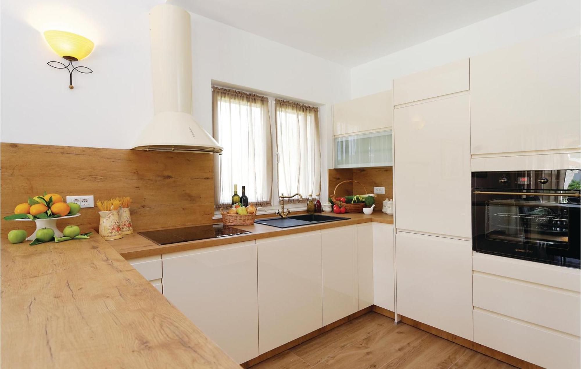 Lovely Home In Sibenik With Wifi Extérieur photo