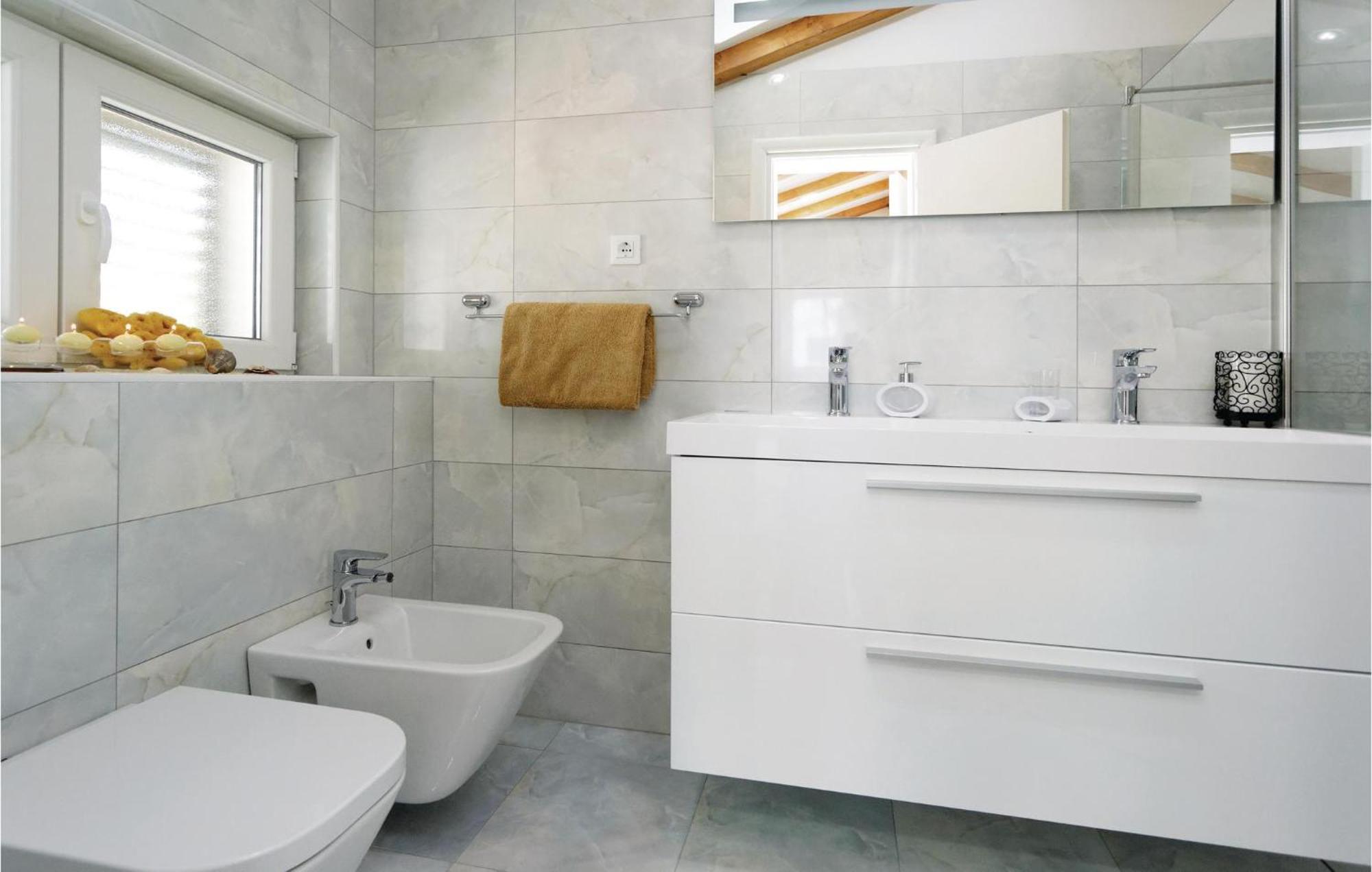 Lovely Home In Sibenik With Wifi Extérieur photo