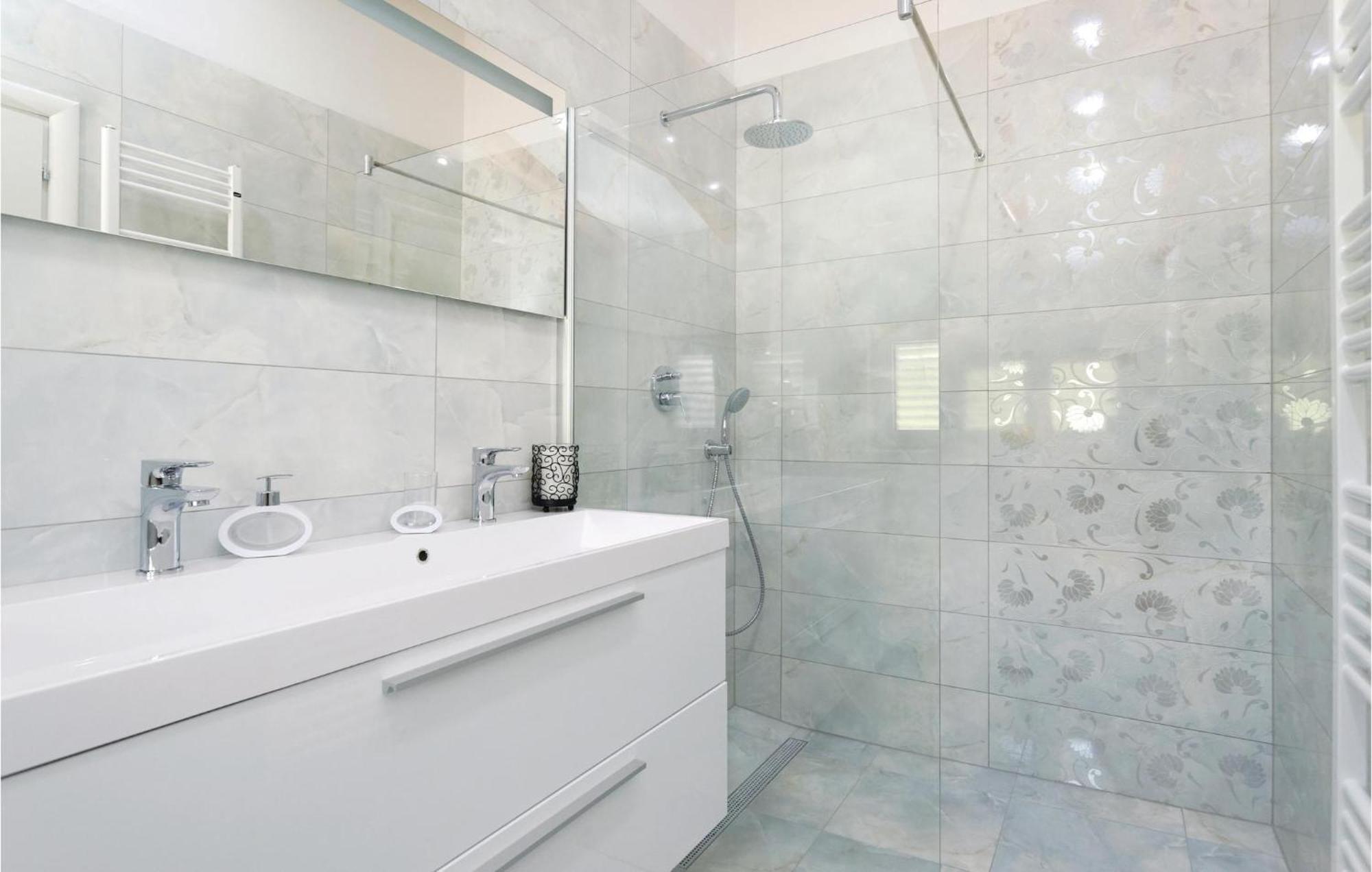 Lovely Home In Sibenik With Wifi Extérieur photo
