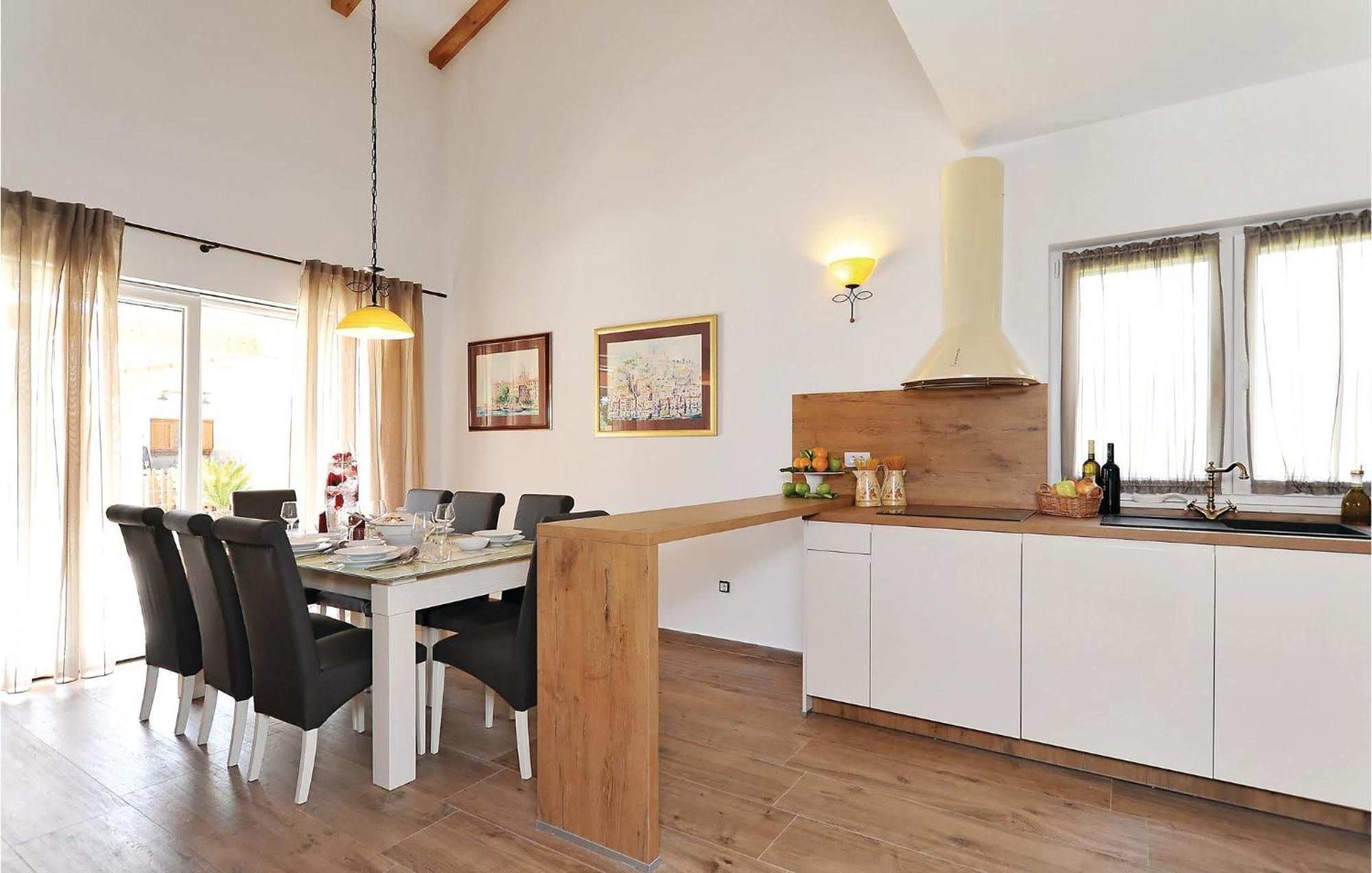 Lovely Home In Sibenik With Wifi Extérieur photo