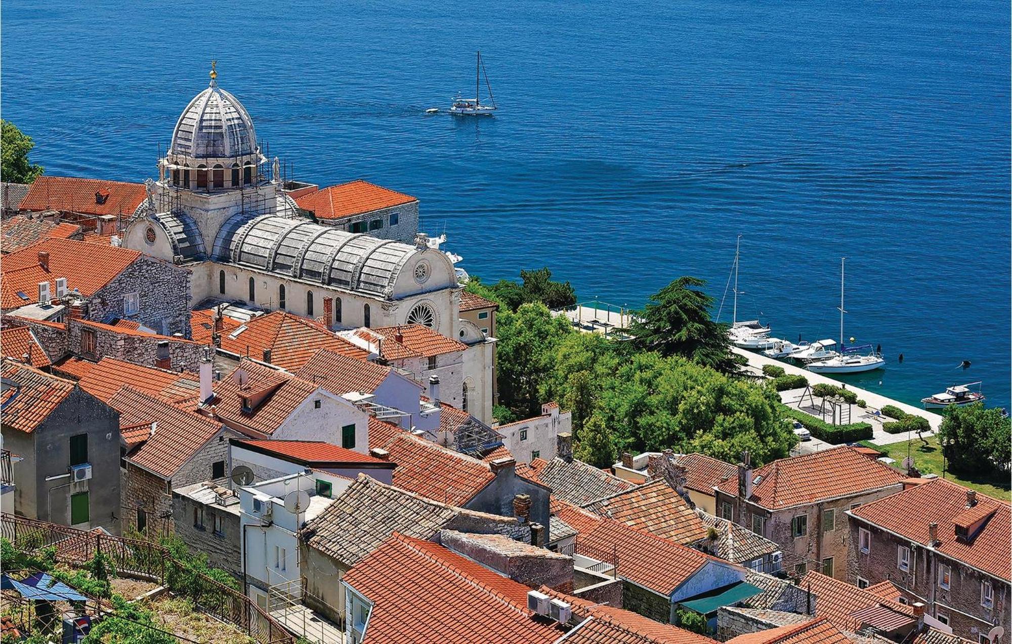 Lovely Home In Sibenik With Wifi Extérieur photo