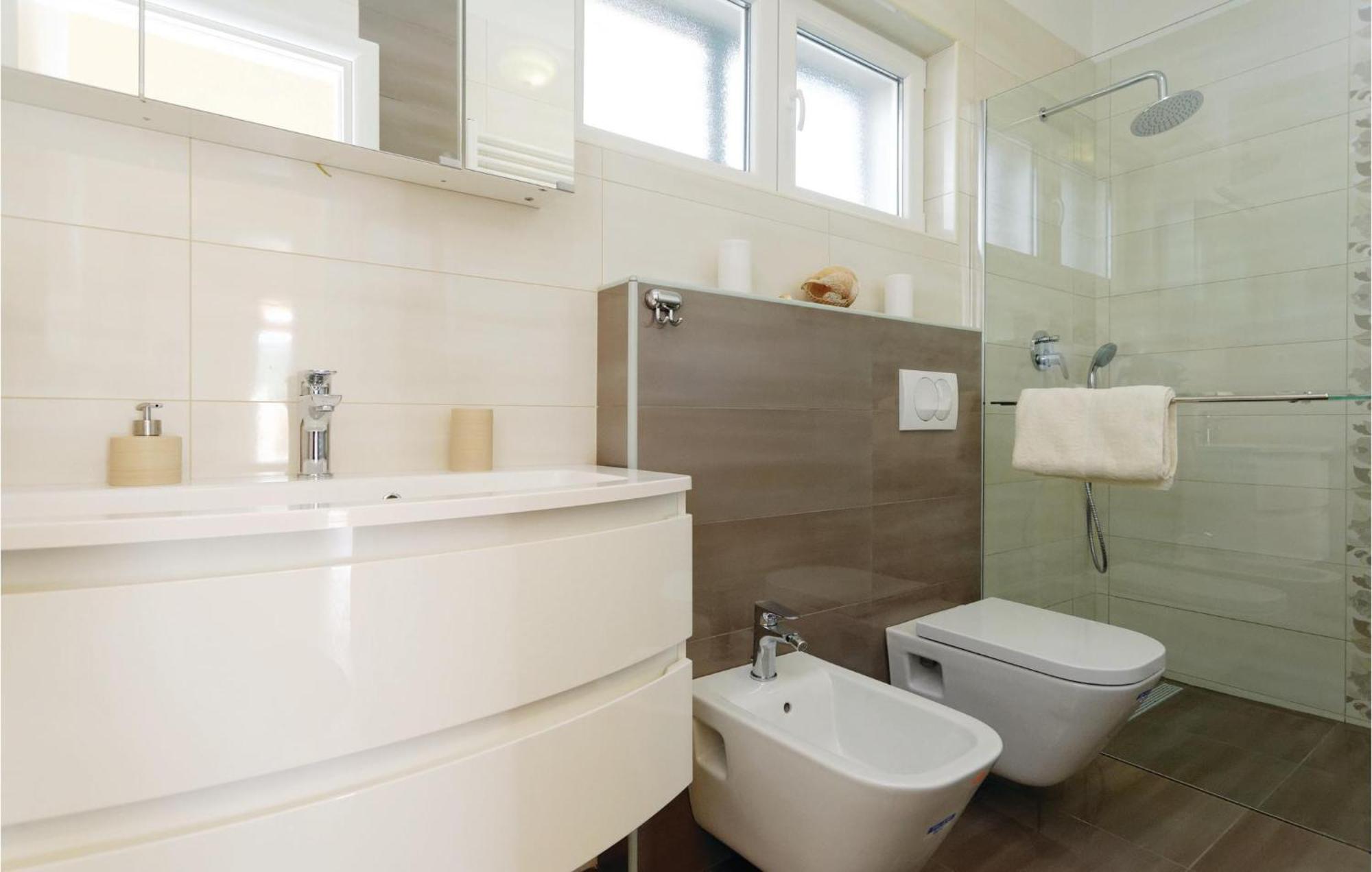 Lovely Home In Sibenik With Wifi Extérieur photo